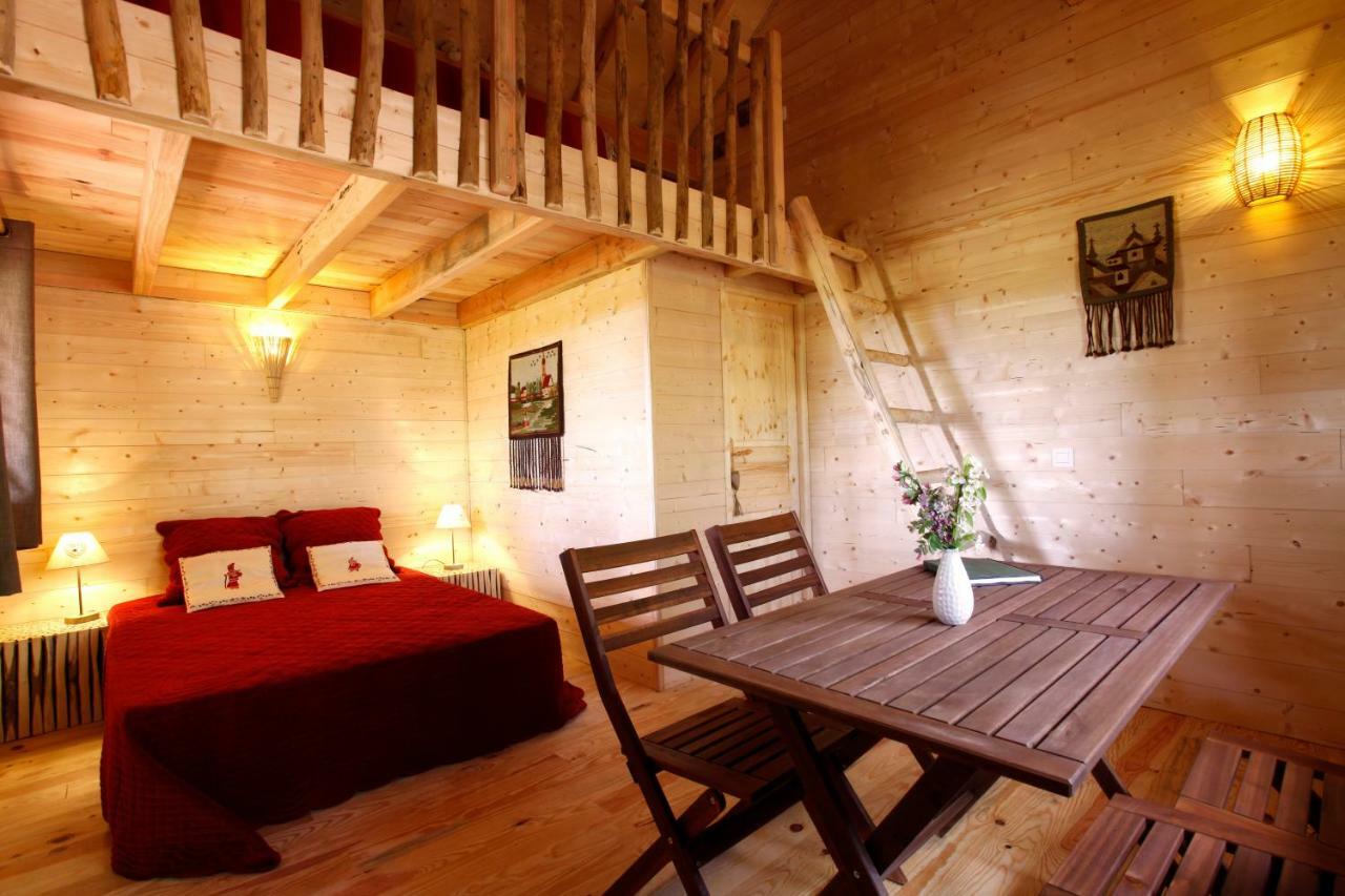 Les Cabanes Des Benauges Arbis Bagian luar foto