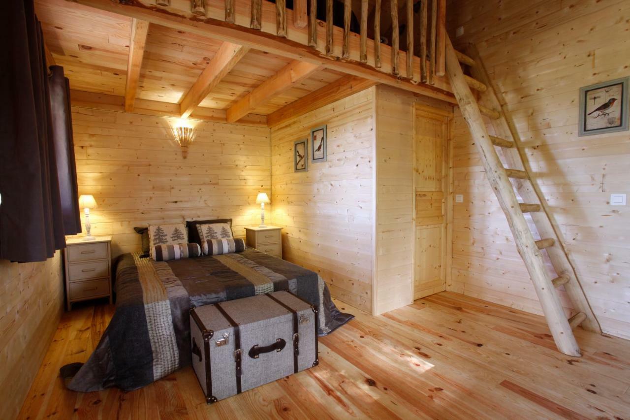 Les Cabanes Des Benauges Arbis Bagian luar foto